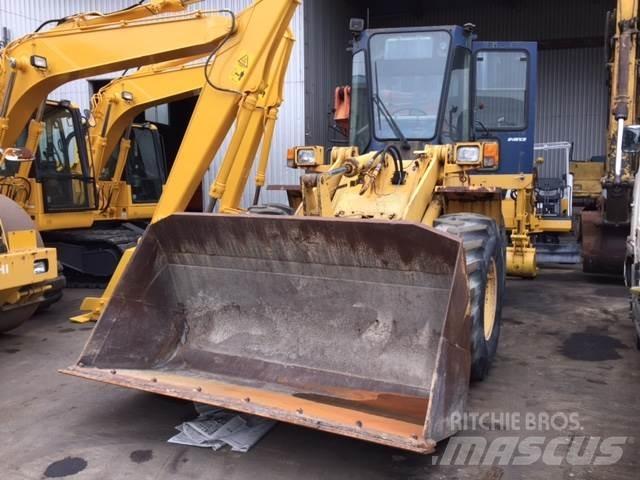 Komatsu WA150-1 Pyöräkuormaajat