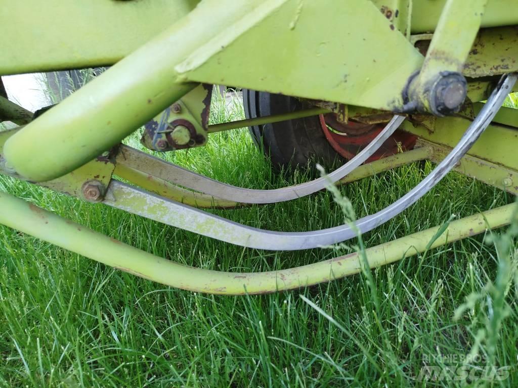 CLAAS Markant 52 Kanttipaalaimet