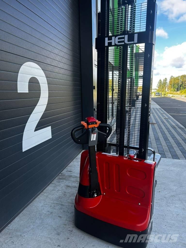 Heli CDD 12 Käyden ajettavat pinoamistrukit