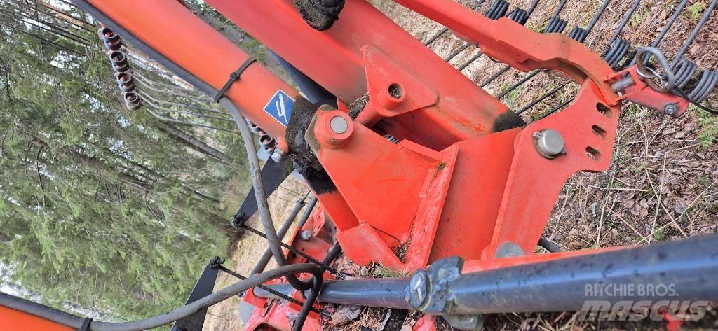 Kuhn GA 8121 Karhottimet