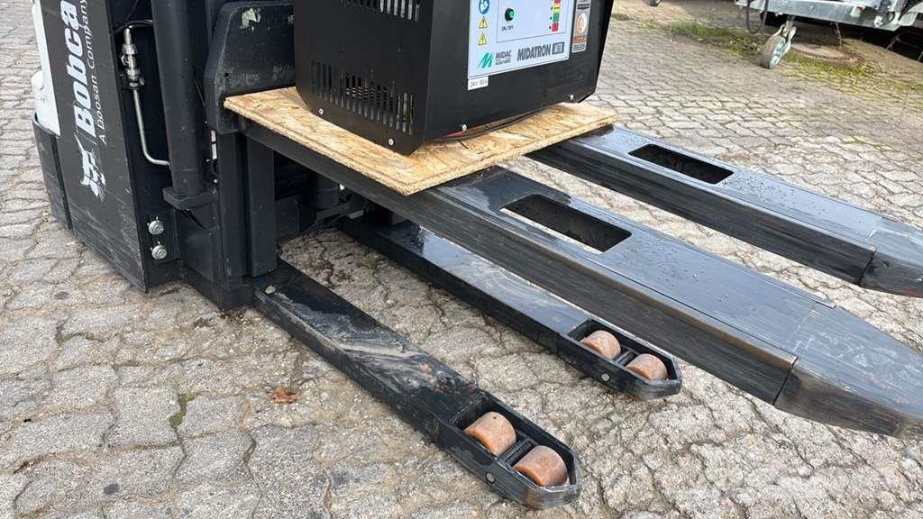 Doosan BSL16N Käyden ajettavat pinoamistrukit