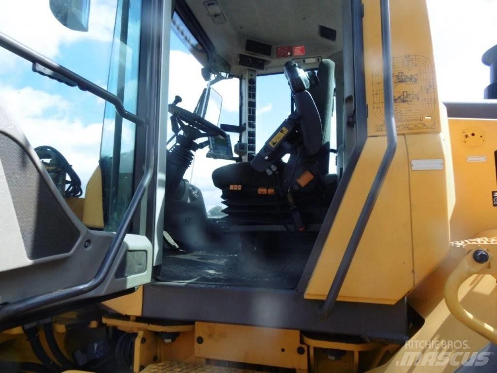 Volvo L 120 F Pyöräkuormaajat