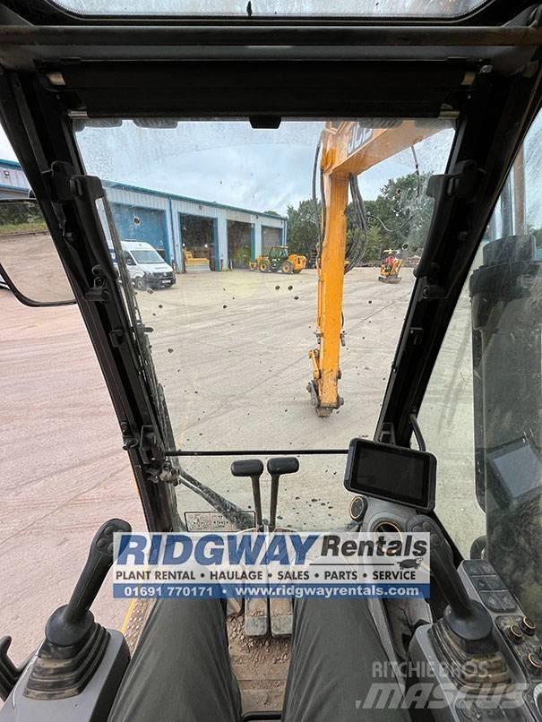 JCB 131 X L Telakaivukoneet
