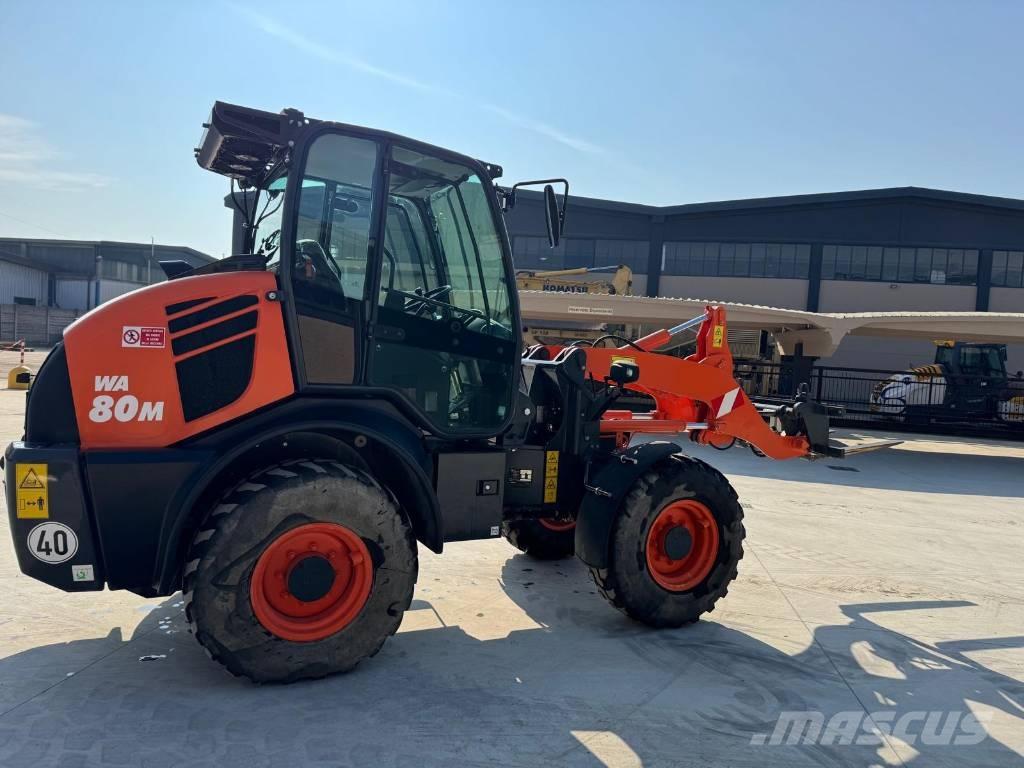 Komatsu WA 80 M-8 Pyöräkuormaajat