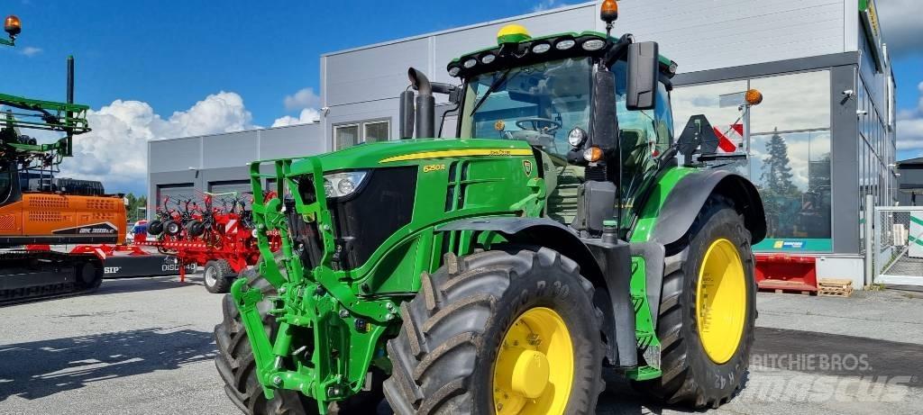 John Deere 6250 R Traktorit