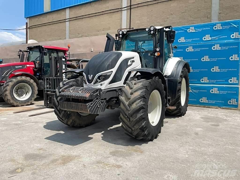Valtra T174E Traktorit