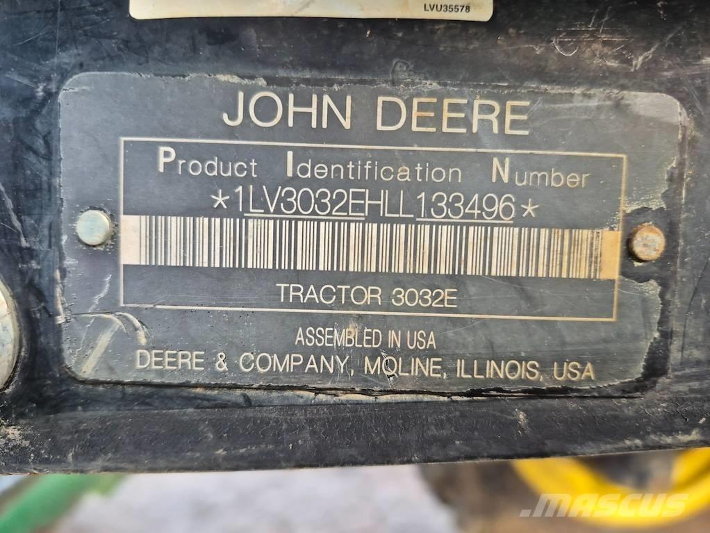 John Deere 3032 E Traktorit