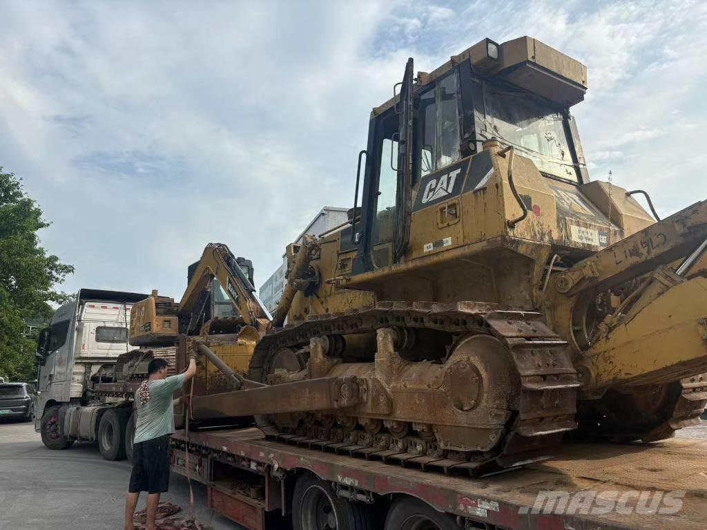 CAT D7G2 Telaketjupuskutraktorit