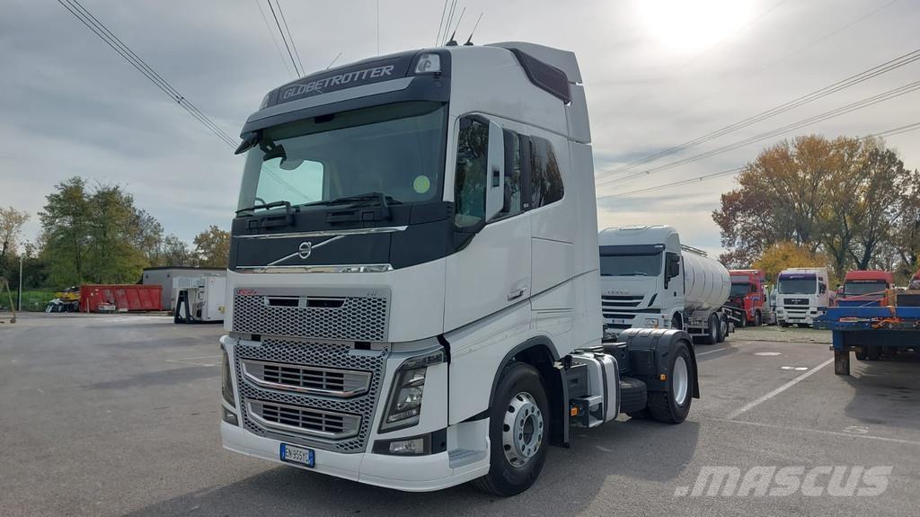 Volvo FH Vetopöytäautot