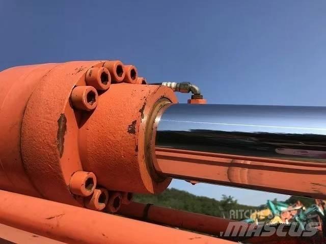 Hitachi ZX 200 Telakaivukoneet