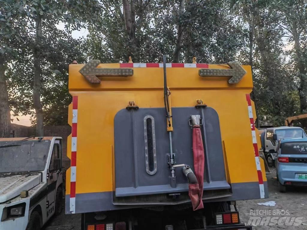 Isuzu ELF Lakaisuautot