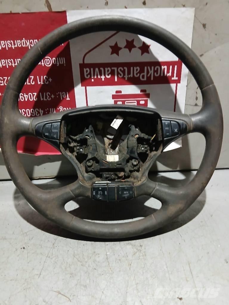 Scania P 420    1495393 Ohjaamot ja sisustat
