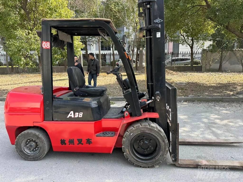 Hangcha A38 Dieseltrukit