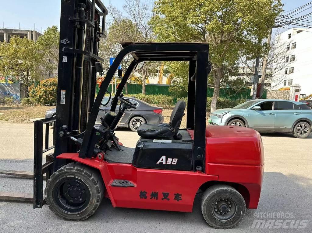 Hangcha A38 Dieseltrukit