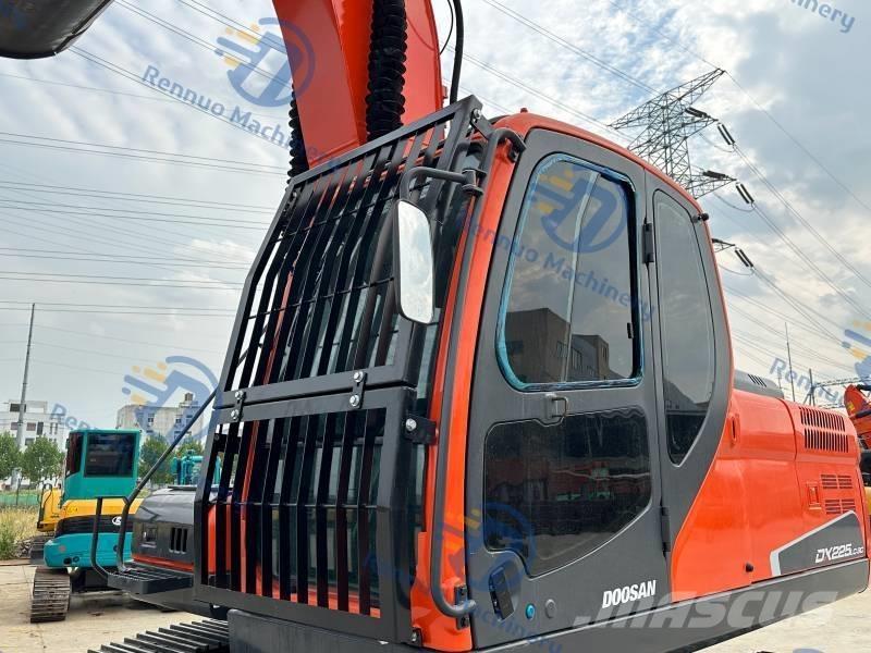 Doosan DX 225 LC-9C Telakaivukoneet