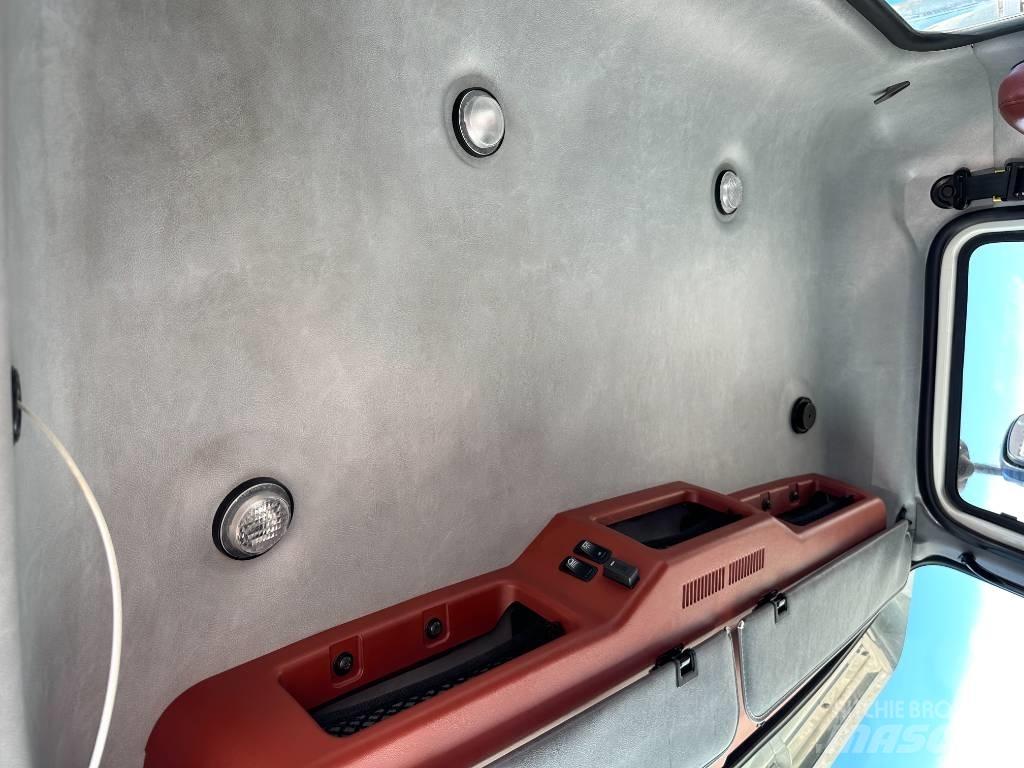 Mack CHU613 Vetopöytäautot
