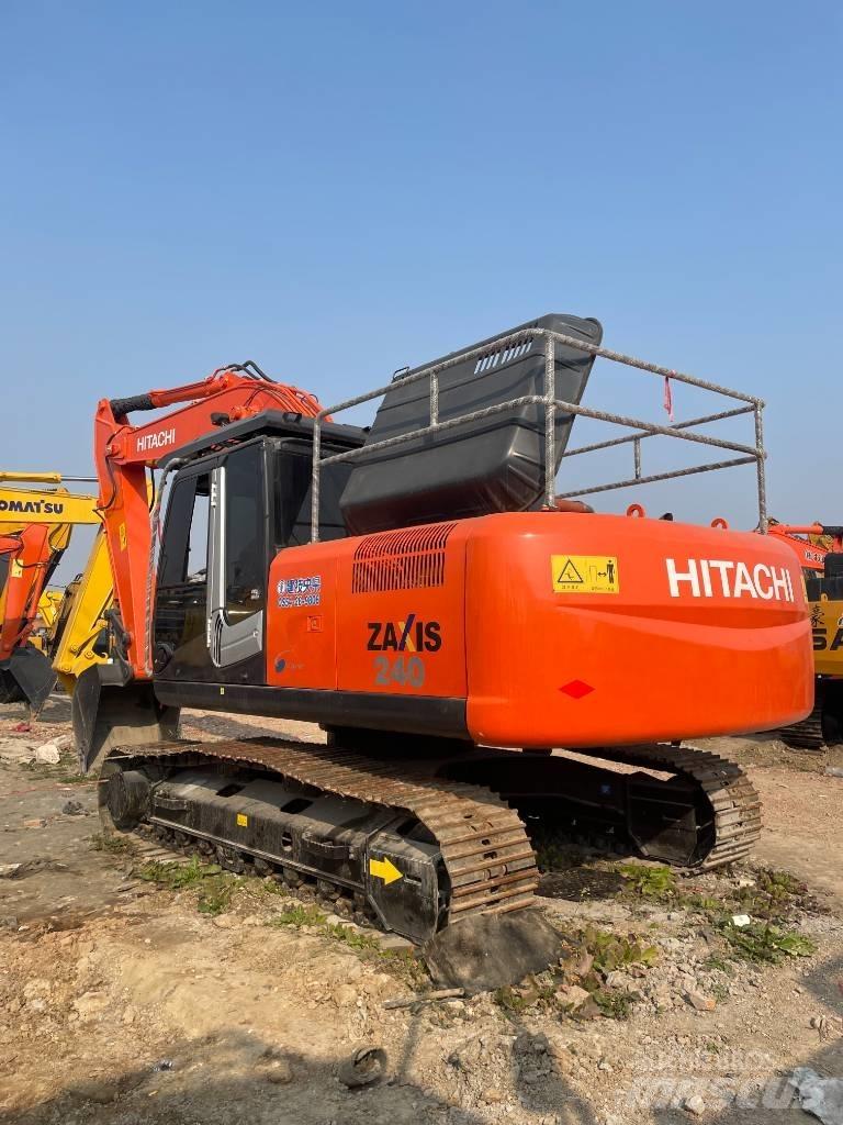 Hitachi ZX 240 Telakaivukoneet