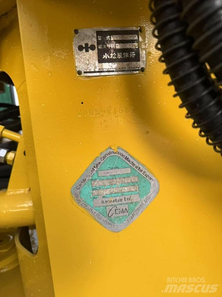 Komatsu WA100-1 Pyöräkuormaajat