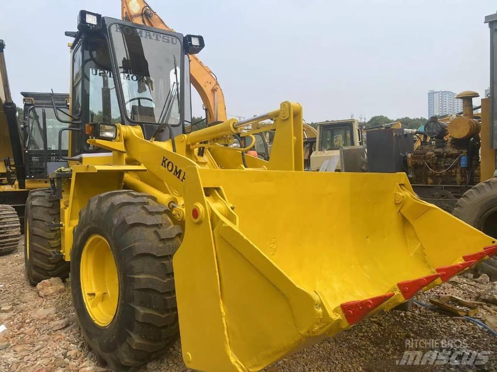 Komatsu WA100-1 Pyöräkuormaajat