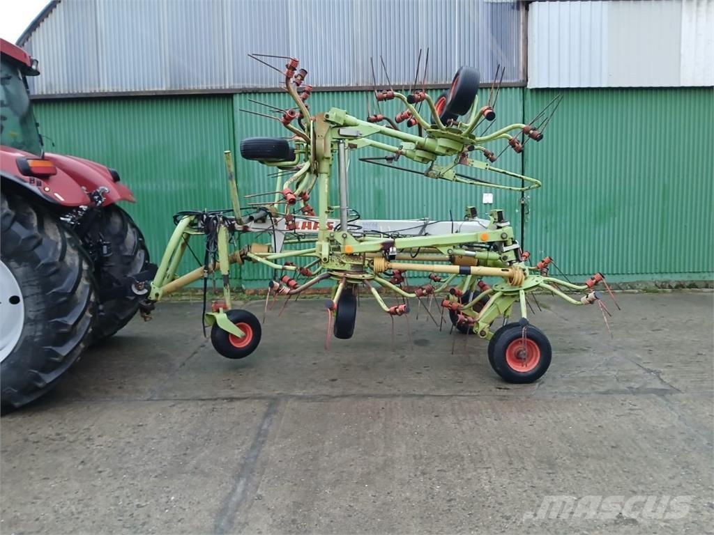 CLAAS Volto 1050 Pöyhimet ja haravat