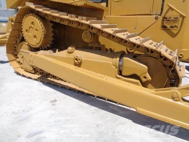 CAT D 6 R II Telaketjupuskutraktorit