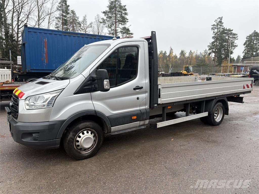 Ford Transit Lava-autot