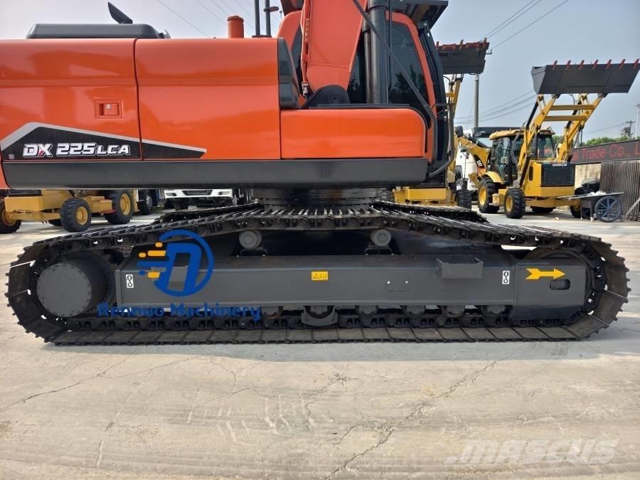 Doosan DX 225 LCA Telakaivukoneet