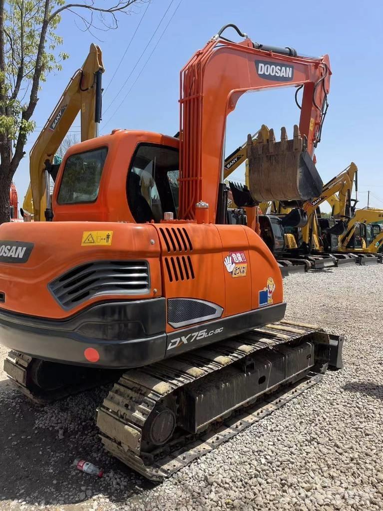 Doosan DX75 Minikaivukoneet < 7t