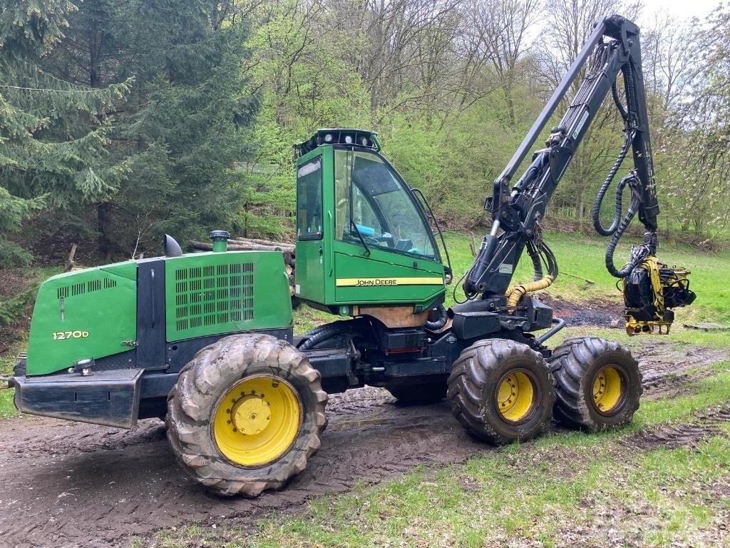 John Deere 1270 D Harvesterit