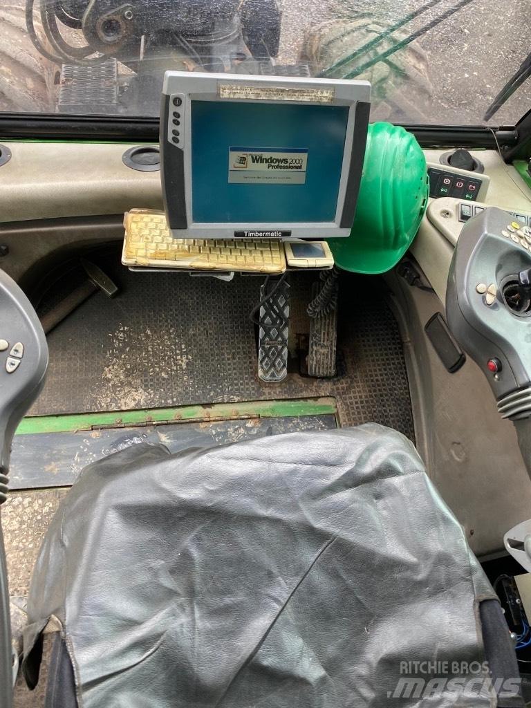 John Deere 1270 D Harvesterit