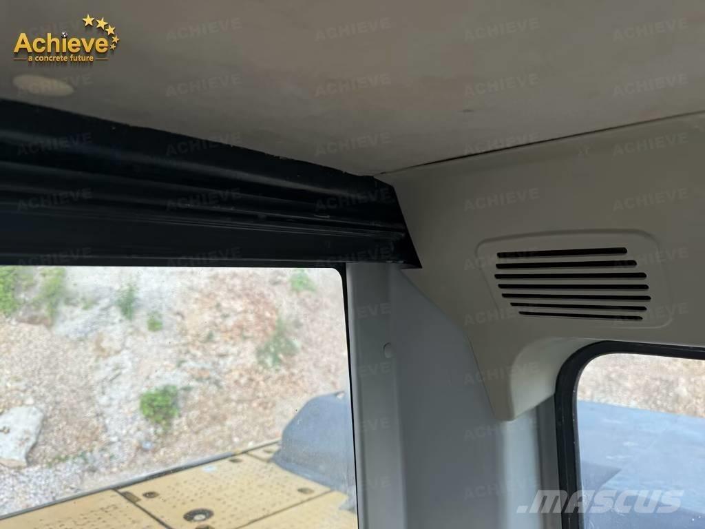 CAT 318DL Telakaivukoneet