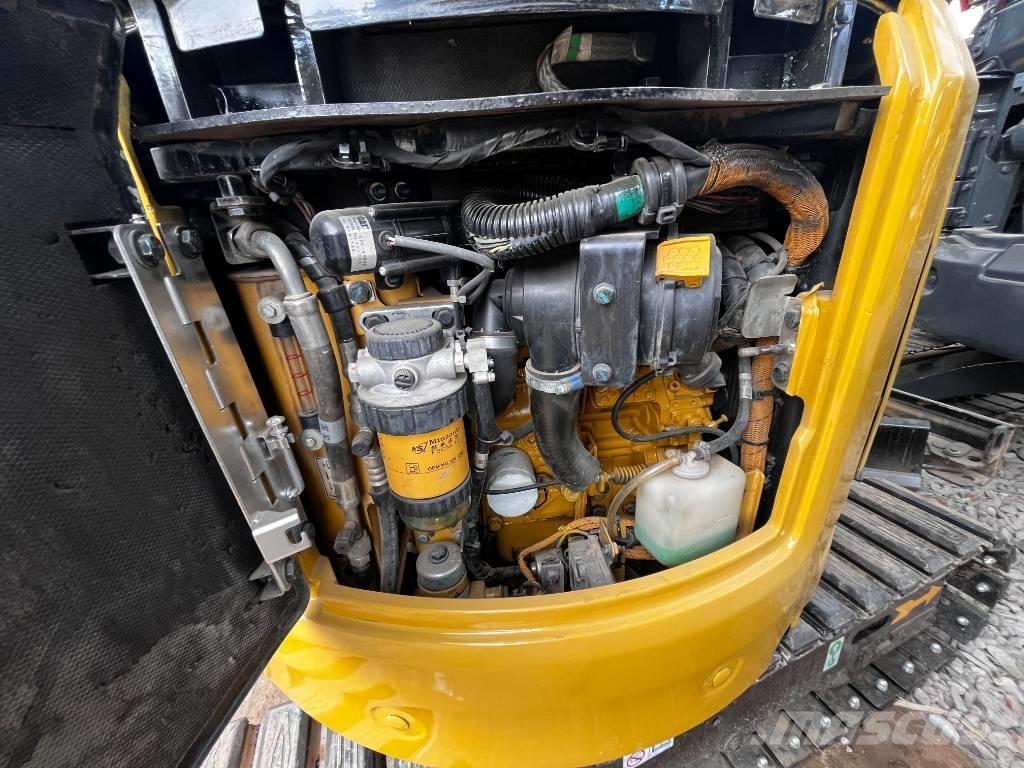 CAT 302 Telakaivukoneet
