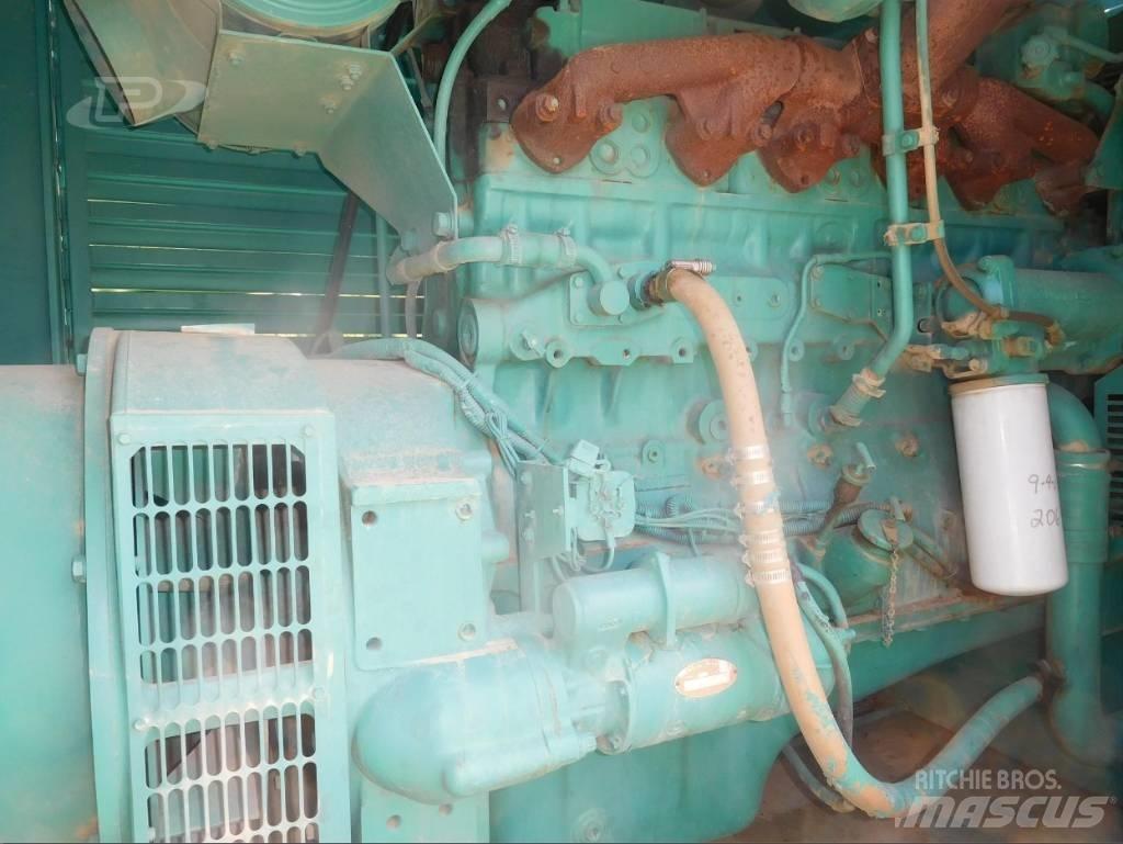 Onan 300 KW Dieselgeneraattorit