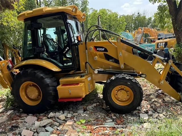 CAT 420 F Kaivurikuormaajat