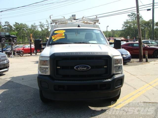 Ford F 350 SD Lava-autot