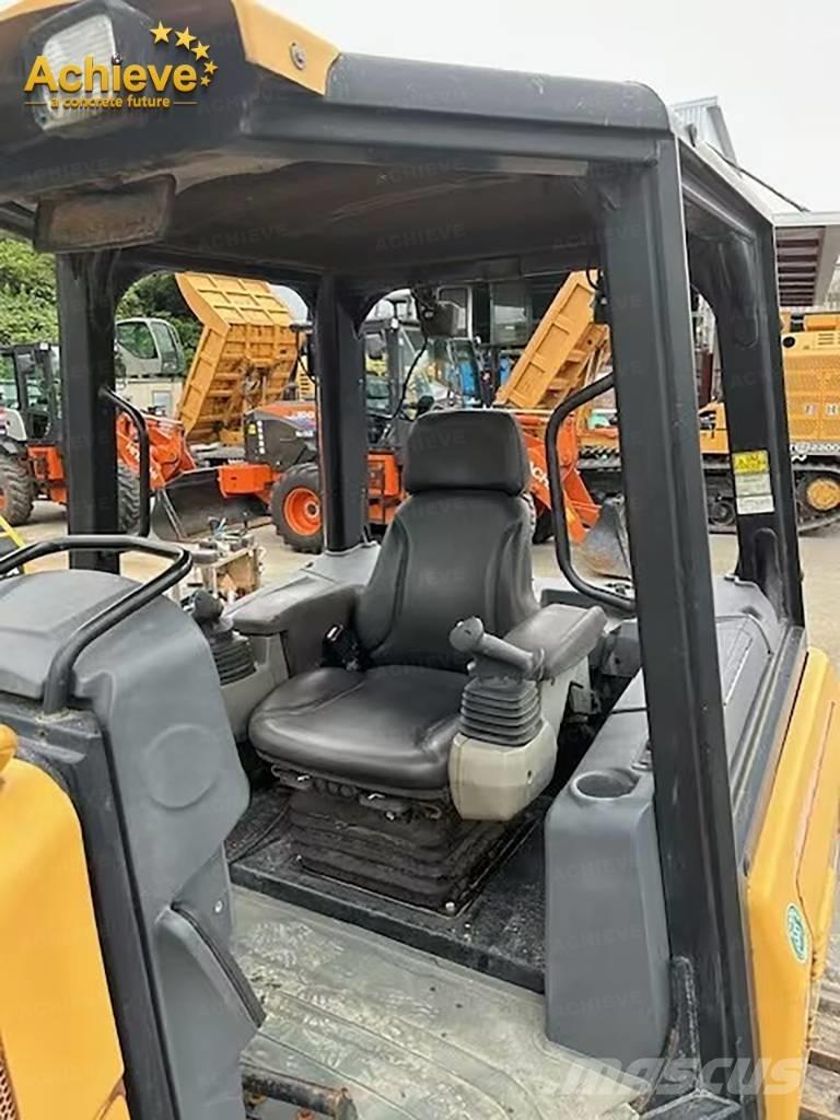 CAT D 3 K 2 Telaketjupuskutraktorit