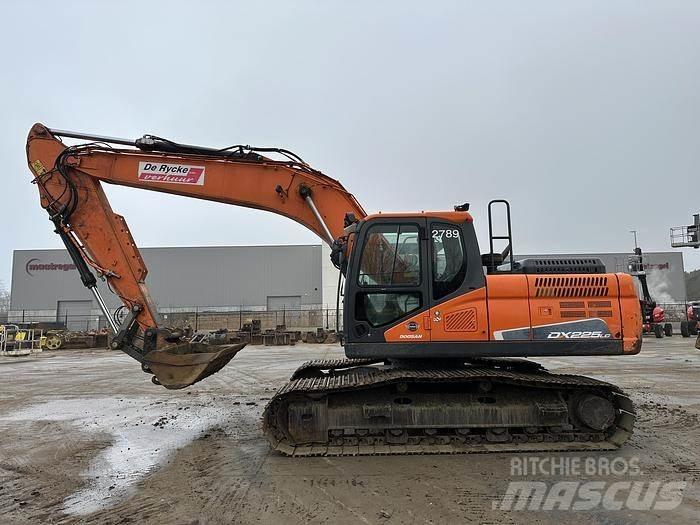Doosan DX225LC-5 Erikoiskaivinkoneet