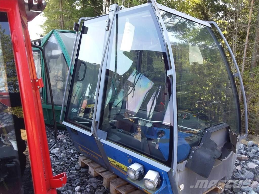 Rottne F18 Ohjaamo ja sisusta