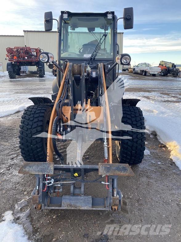 CASE 221F Pyöräkuormaajat