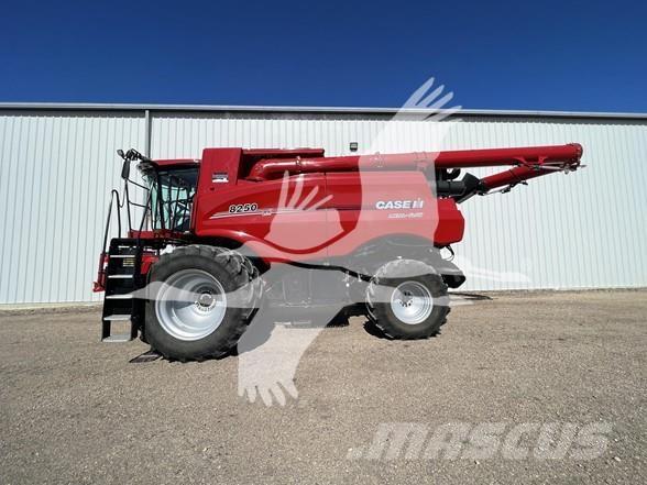 Case IH 8250 Leikkuupuimurit