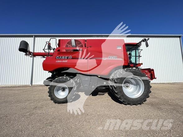 Case IH 8250 Leikkuupuimurit