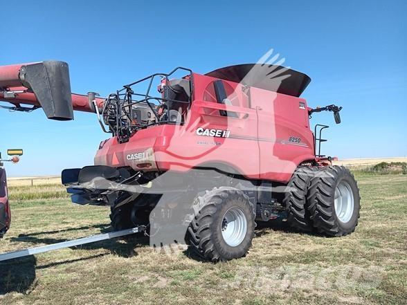Case IH 8250 Leikkuupuimurit