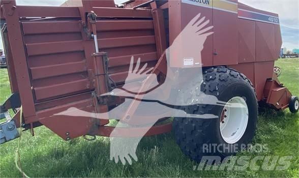 Hesston 4910 Kanttipaalaimet