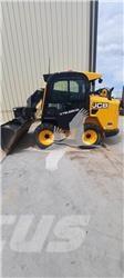 JCB 3TS-8W Liukuohjatut kuormaajat
