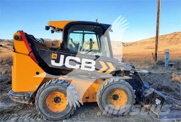 JCB 3TS-8W Liukuohjatut kuormaajat