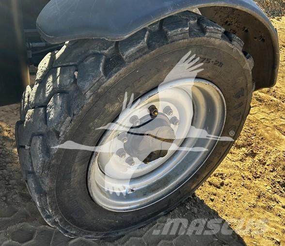 JLG G6-42A Kurottajat