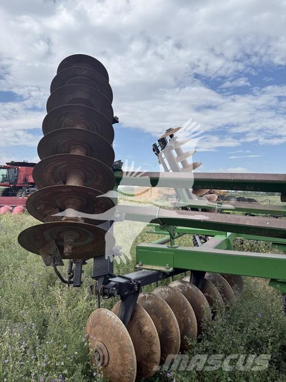 John Deere 630 Kiekkomultaimet ja lautasäkeet