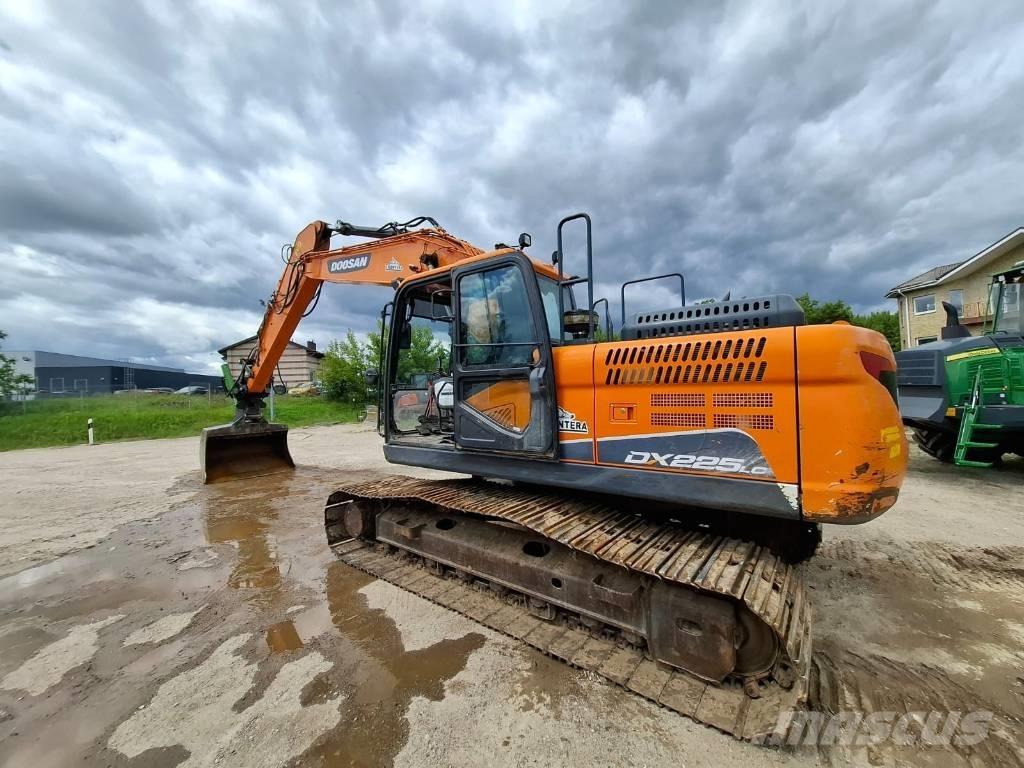 Doosan DX 225 LC-5 Telakaivukoneet