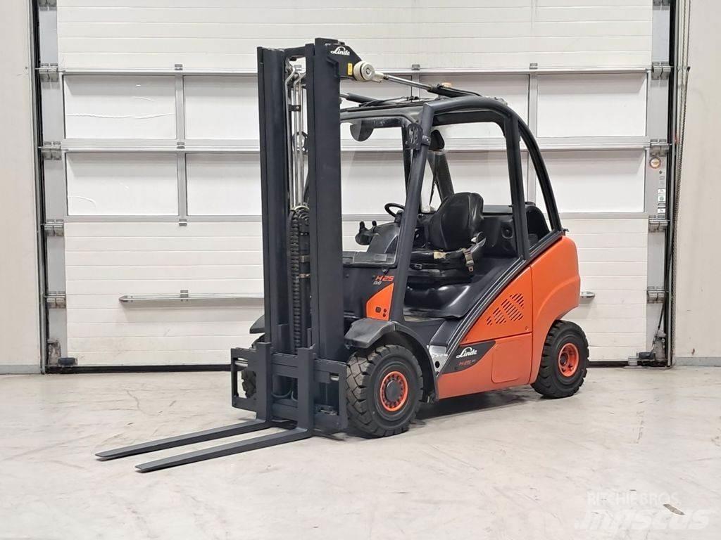 Linde H25T-02 Nestekaasutrukit