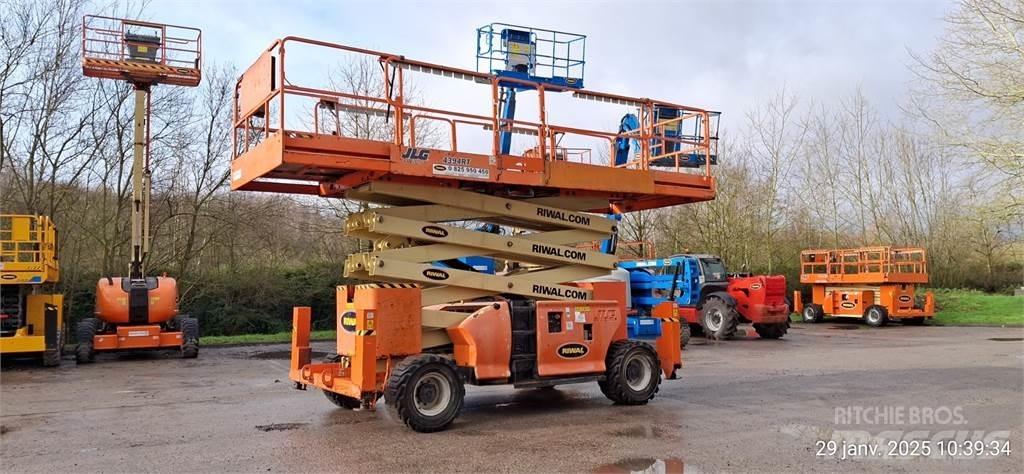 JLG 4394RT Saksilavat